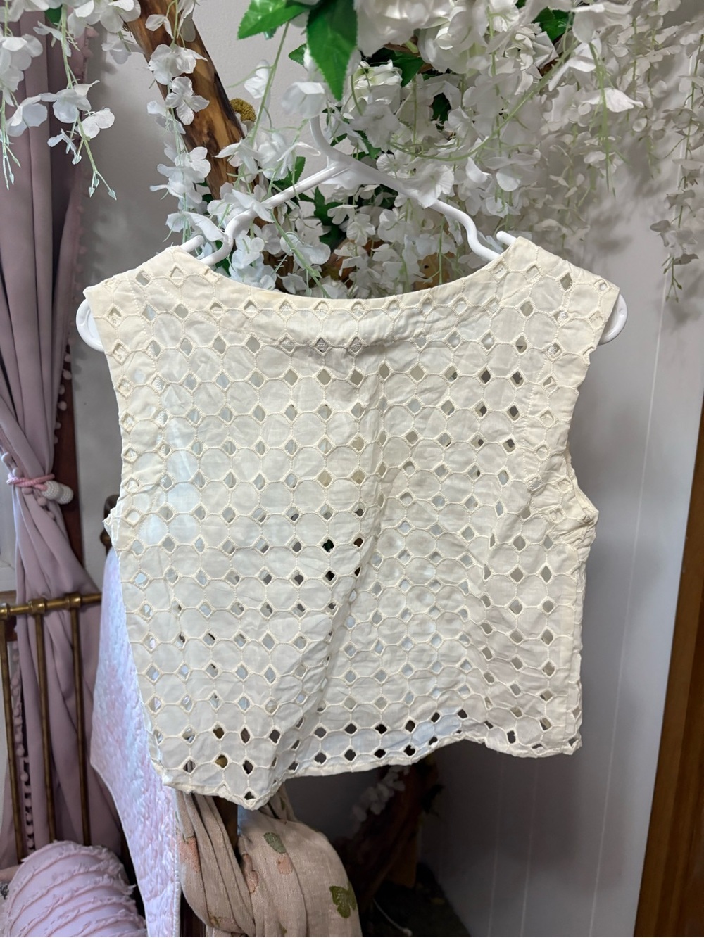 LEBOP Eyelet Wide-Leg Pants & crop top Set in Cream - Picture 5 of 10